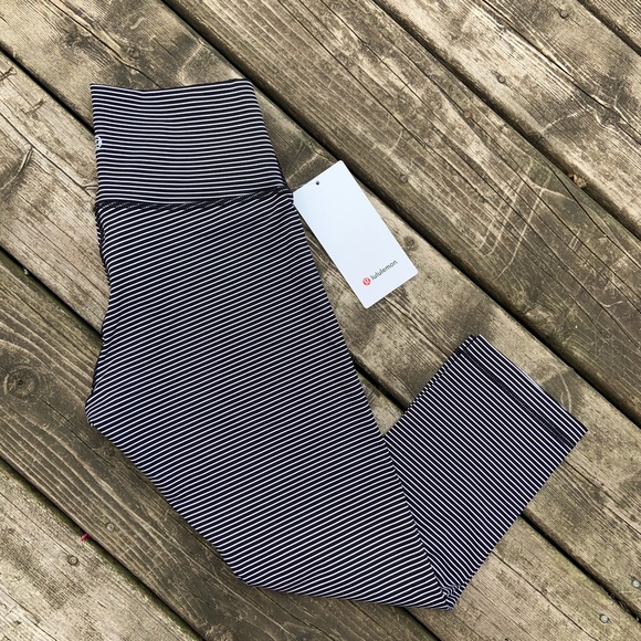lululemon athletica Pants - BNWT✨ LULULEMON WUNDER UNDER HR CROP 🦓